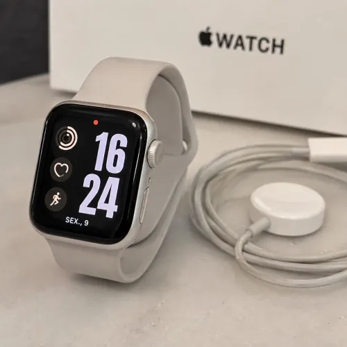 Apple Watch SE 2ª Geração 40mm Starlight + Caixa e Acessórios