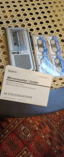 Mini gravador. Antigo. Microcassette corder