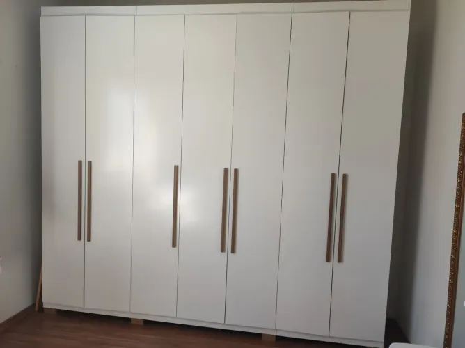 Guarda-Roupa semi novo Casal Bartira Diplomata 7 Portas de Bater 6 Gavetas Internas MDP