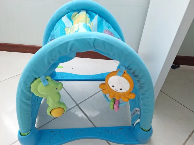Ginásio e mobile Fisher Price
