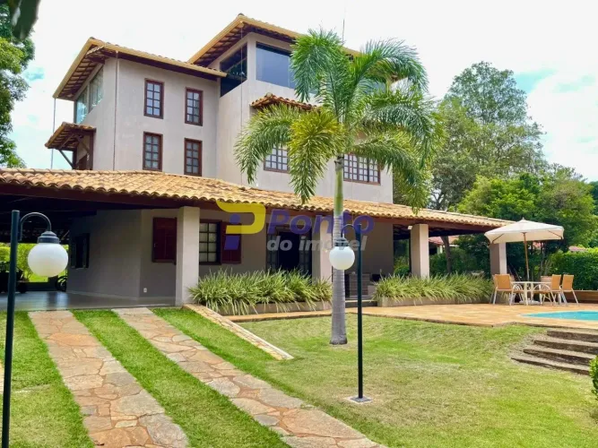Casa no Condomínio Morada dos Pássaros
