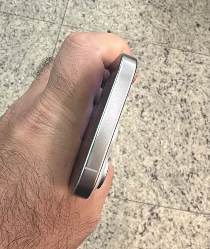 iPhone 16 PRO 256 GB E-sim