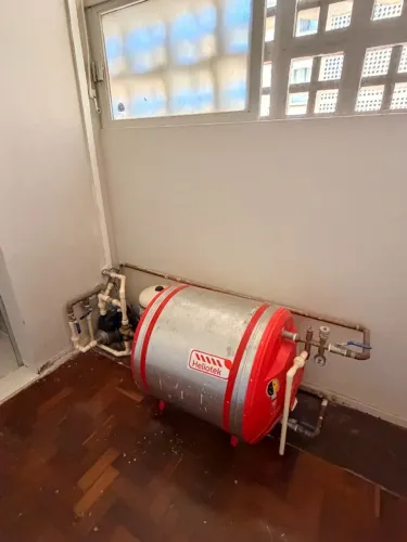 Boiler Heliotek + Bomba Pressurizadora