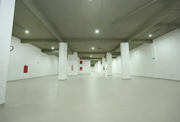ROCHA MIRANDA - ALUGO LOJA 650 m2
