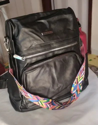 Mochila feminina grande preta