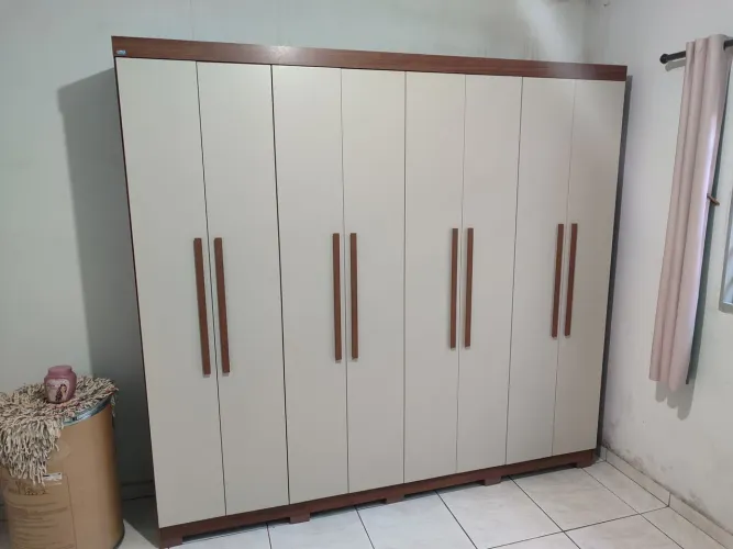 Vende-se Guarda Roupa semi-novo 3 meses de uso