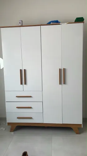 Guardada roupa LEIA A DESCRIÇÃO