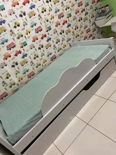 Cama de solteiro com auxiliar