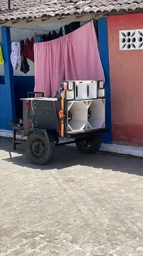 Vende-se som alto motivo