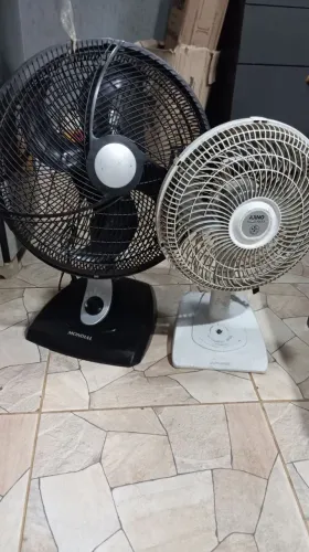 Dois ventiladores para concertar ou retirada de pecas 