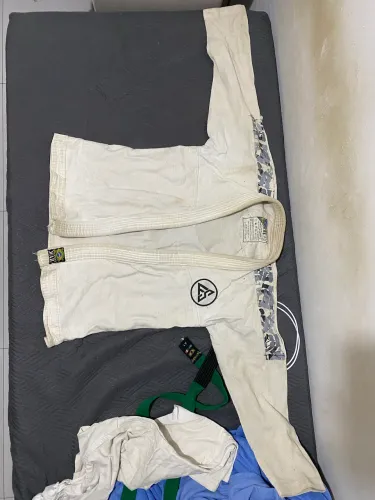 quimono jiu jitsu