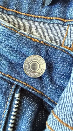 Guess calças jeans Tamanho 32 compradas em loja oficial, usava pouco
