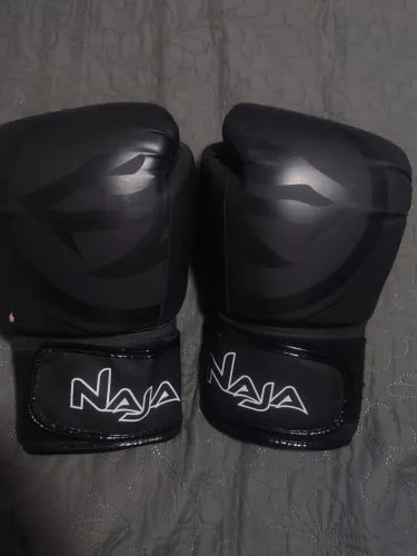 Luva Naja Preta 14oz - Semi nova (Boxe / Muay Thai)