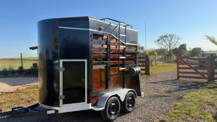 Trailer 2 cavalos 