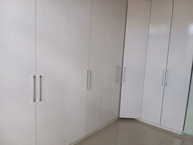 Vendo guarda-goupa 6 portas