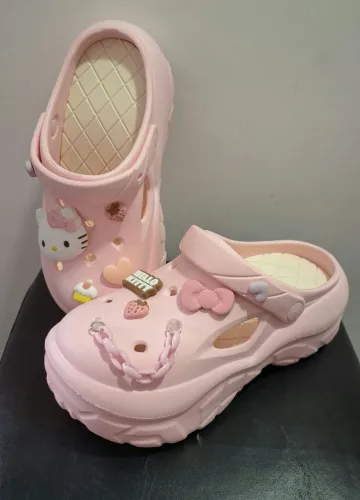 Chinelo Nuvem Hello Kitty Tam 37