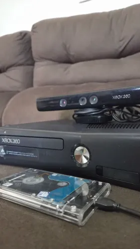 Xbox 360 RGH 700GB + HD 1TB + 252 Jogos + Kinect + 3 Controles