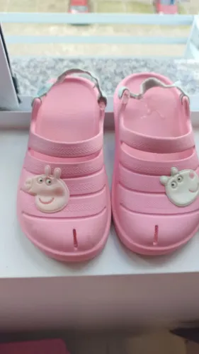 Sandália havaiana da Pepa pig