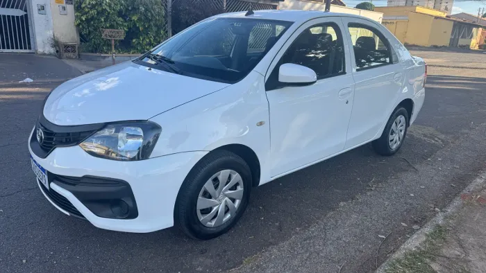 Toyota Etios X Sedan 1.5 Flex 16V 4P Mec. 2019