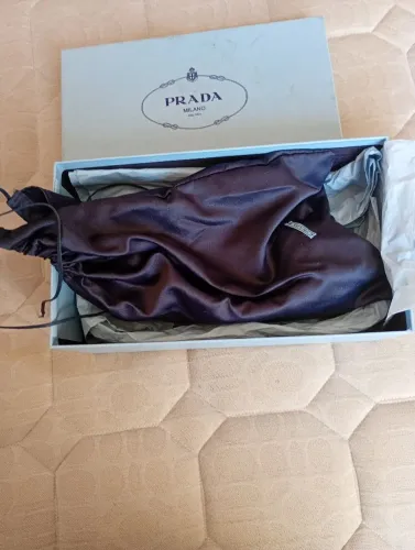 Elegante sapato da Prada original