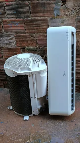 Ar condicionado split Midea de 12 mil btus serpentina cobre com controle