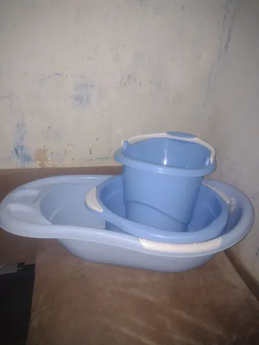 Vando banheira balde e bacia de bebê