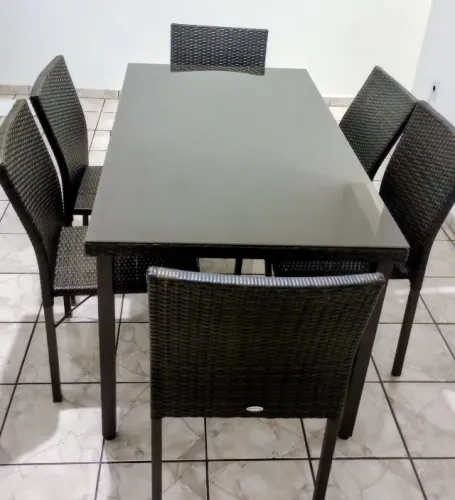 Mesa de vidro com 6 cadeiras