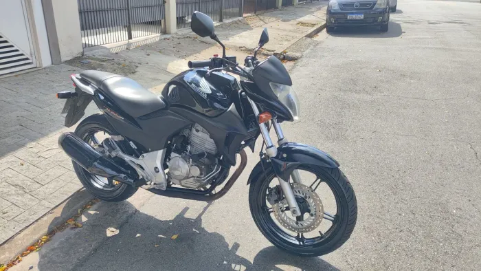 Honda CB300 Ano 2012 Revisada
