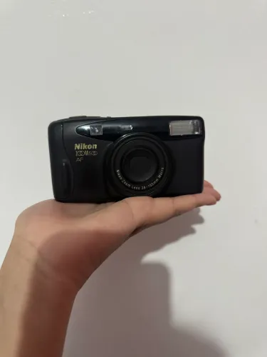 Câmera fotográfica NIKON