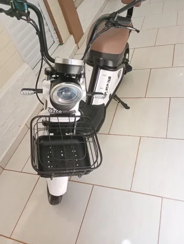 Vendo Scooter elétrica com 1000 watts - R$ 8.600,00.