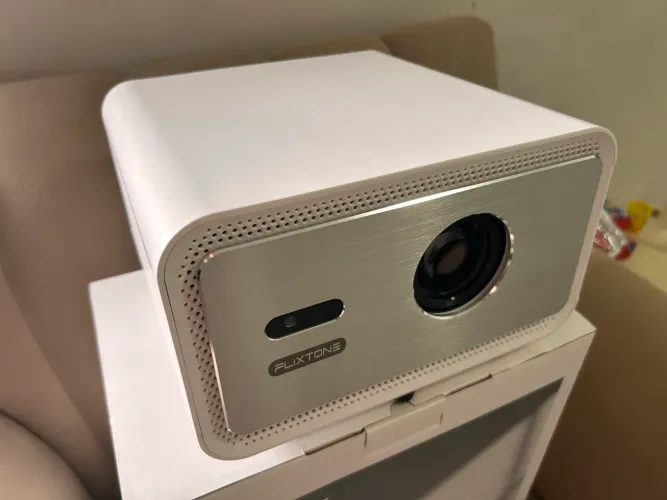 Projetor D9W Mini (1.100 ansi lumem)