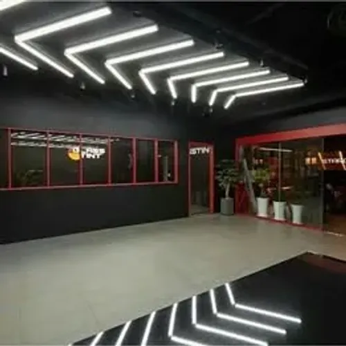 ILUMINAÇÃO PROFISSIONAL PARA ACADEMIAS , SALÕES, ESTETICA DE AUTOMOVEIS, BARBEARIAS E OUTR