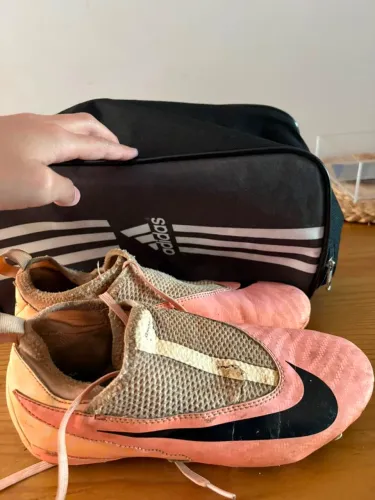Chuteira Nike Campo - Tamanho 35 + Bolsa Adidas