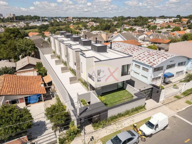 Sobrado com 3 dormitórios à venda, 162 m² por R$ 1.390.000,00 - São Braz - Curitiba/PR