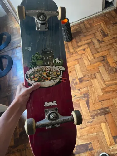 Skate semi novo