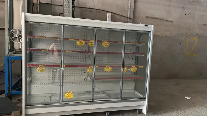 Expositor refrigerado quatro portas