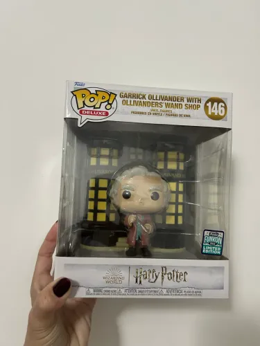 Funko Pop Garrick Olivander with Ollivanders Wand Shop