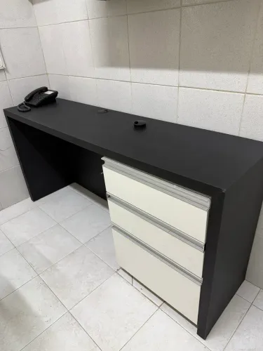 Bancada com gaveteiro móvel