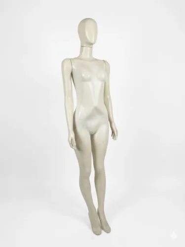 2 manequins