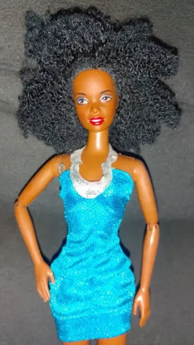 Boneca Barbie Nichelle Willians Negra