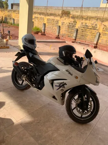 Ninja 250 bem conservada valo pra ir logo aceito proposta