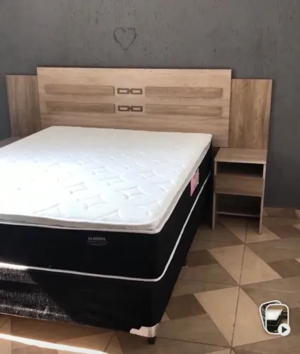 Cama e colchão box com cabeceira