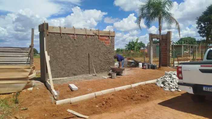 VENDO LOTE 300 MTS EM CONDOMINIO  RUA 4 DA 26 SETEMBRO