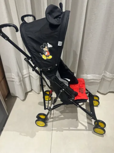 Carrinho de bebê passeio novo
