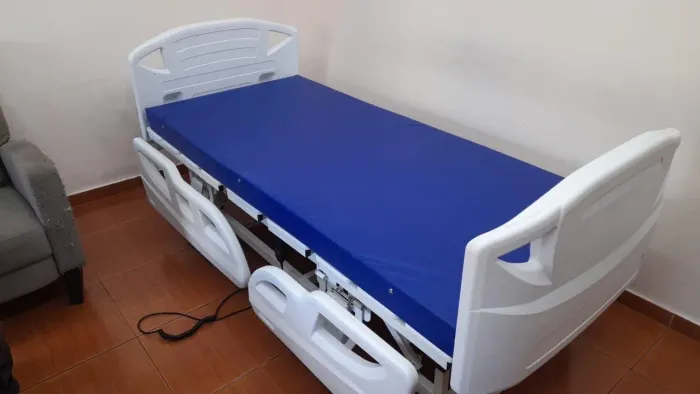 Cama hospitalar elétrica articulada motorizada