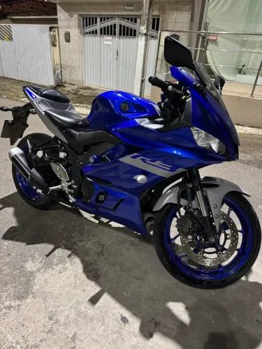 Yamaha R3 2022 Azul