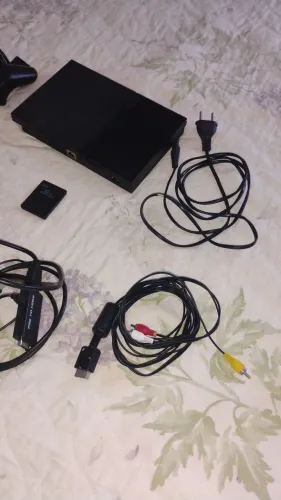 Ps 2 completo com 3 controles e dois cabos de vídeo sendo 1 hdmi