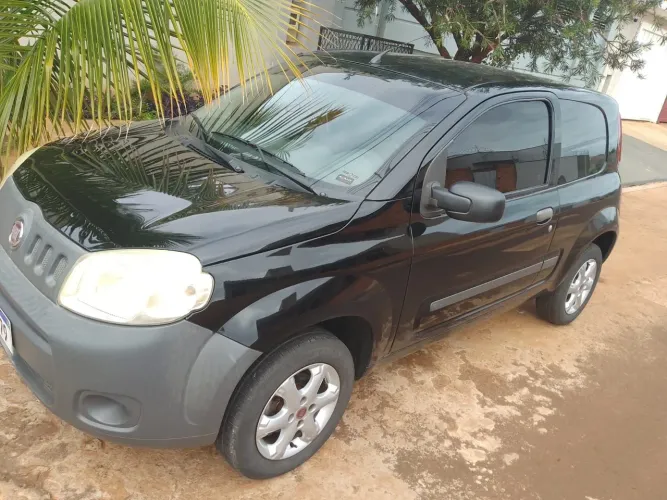 Fiat Uno Vivace Celeb. 1.0 EVO F. Flex 8V 3P 2012