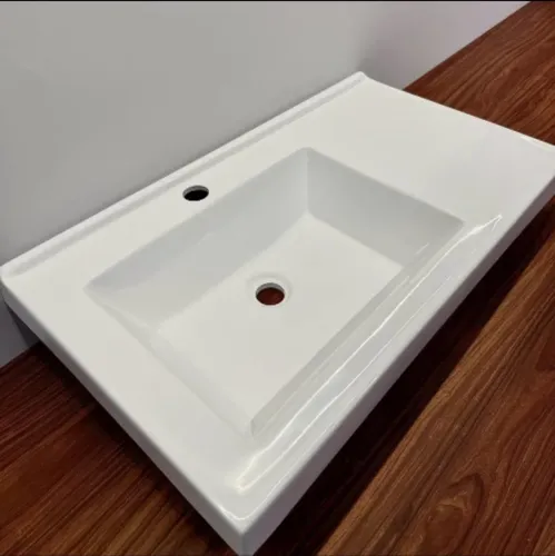 Vaso com caixa acoplada e pia
