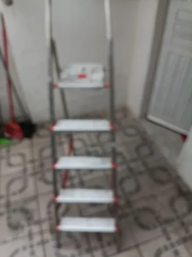 Vendo s escada alumínio 5 degrau toda boa